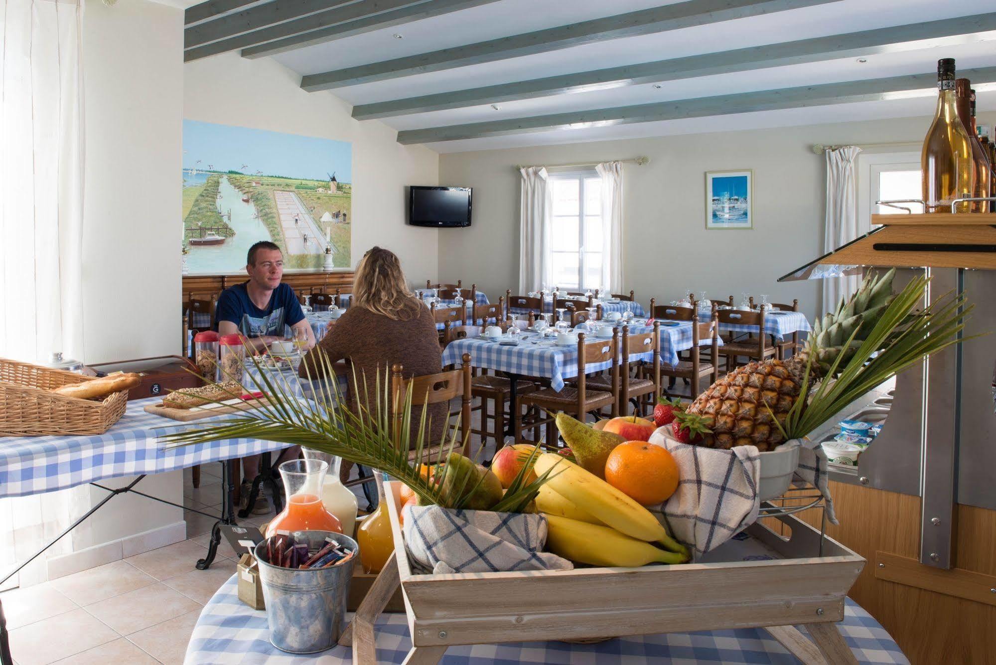 Hotel Jerodel Le Bois-Plage-en-Re Bagian luar foto