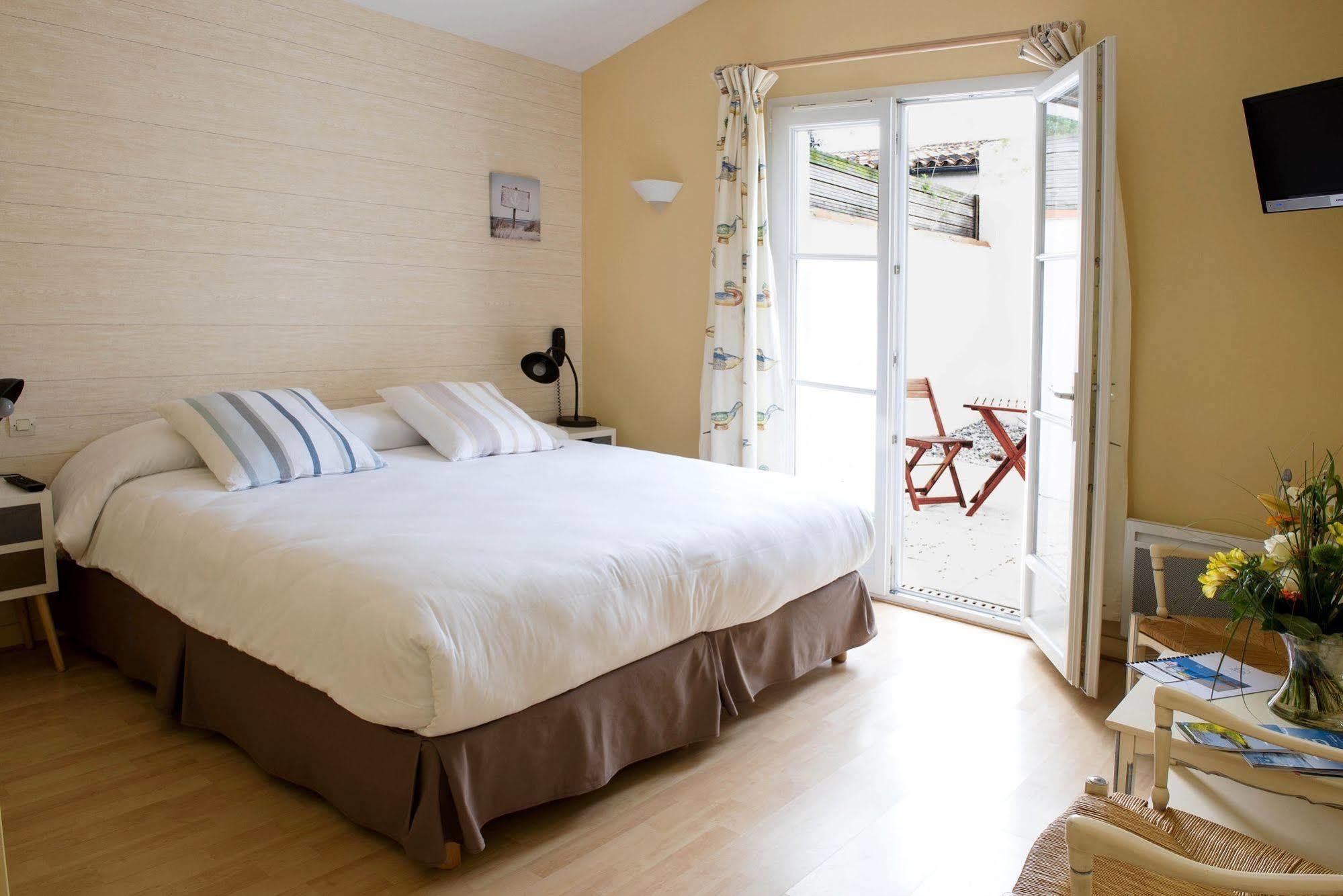 Hotel Jerodel Le Bois-Plage-en-Re Bagian luar foto
