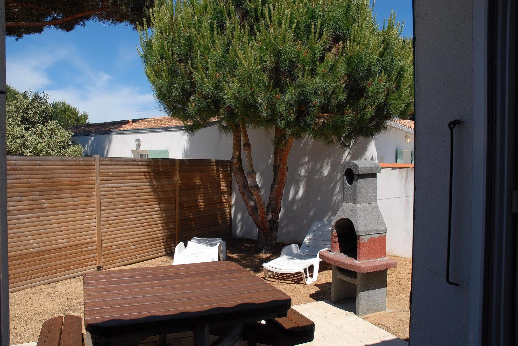 Hotel Jerodel Le Bois-Plage-en-Re Bagian luar foto