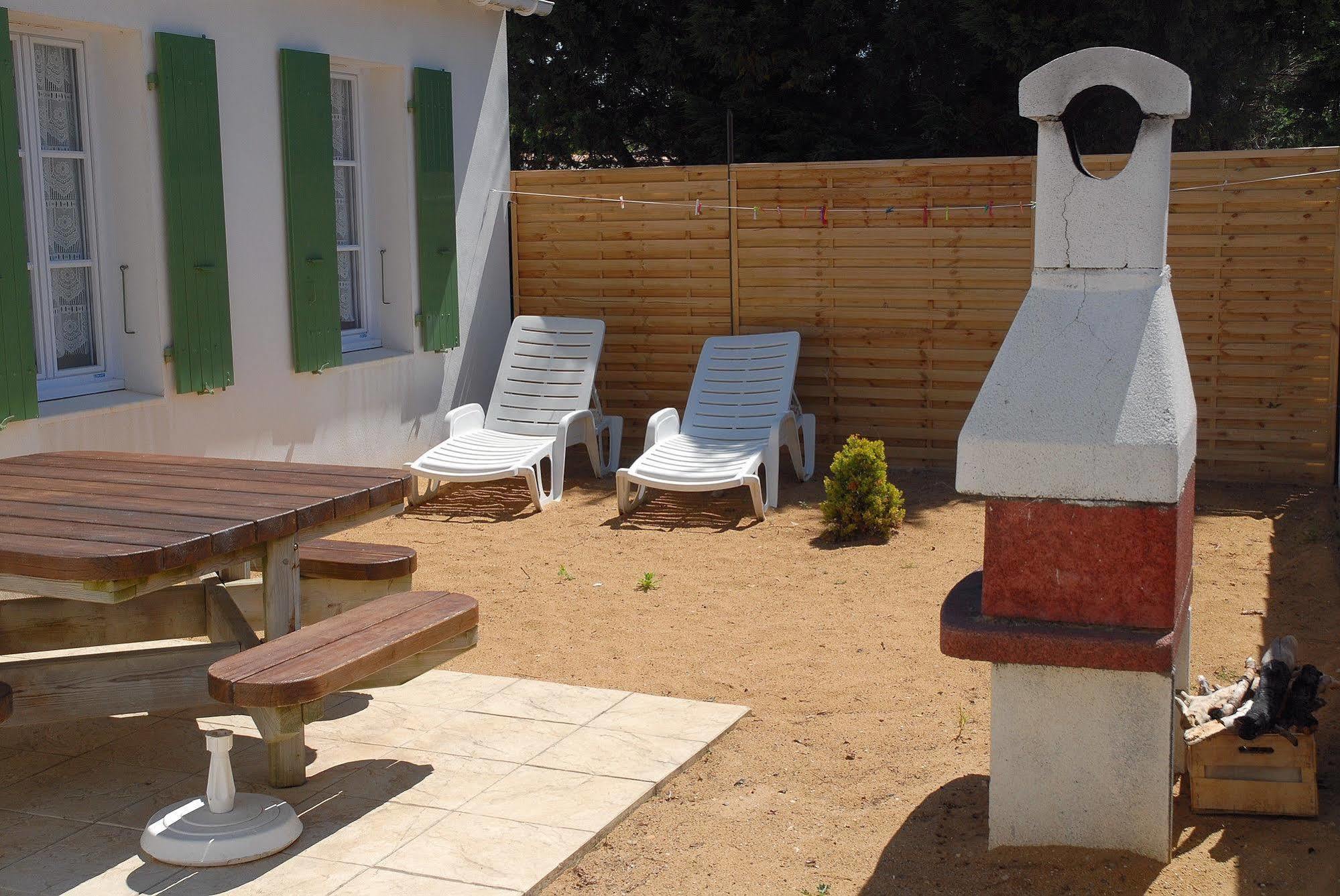 Hotel Jerodel Le Bois-Plage-en-Re Bagian luar foto