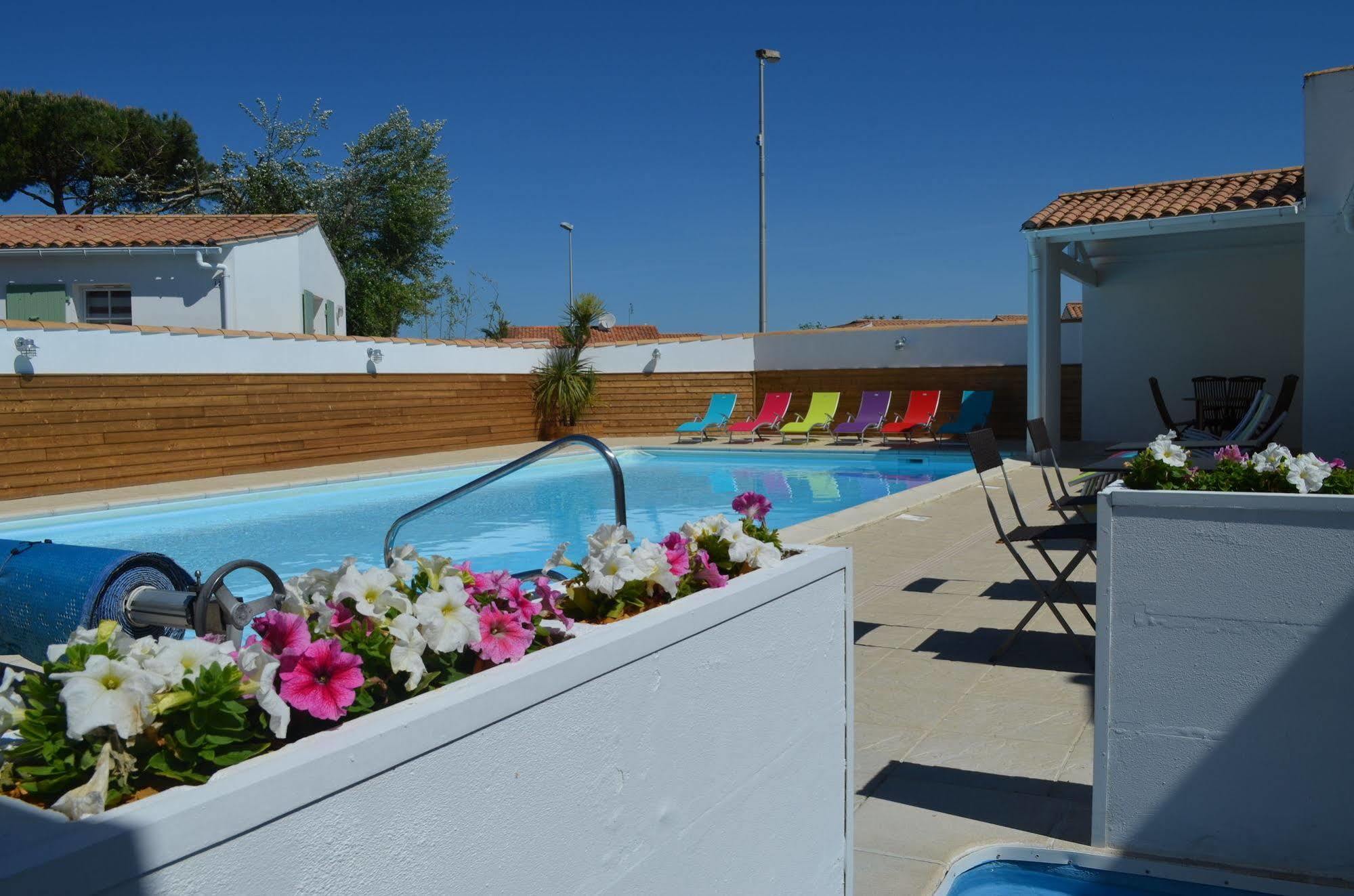 Hotel Jerodel Le Bois-Plage-en-Re Bagian luar foto